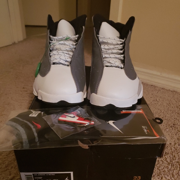 Air Jordan Retro 13s - Picture 5 of 7